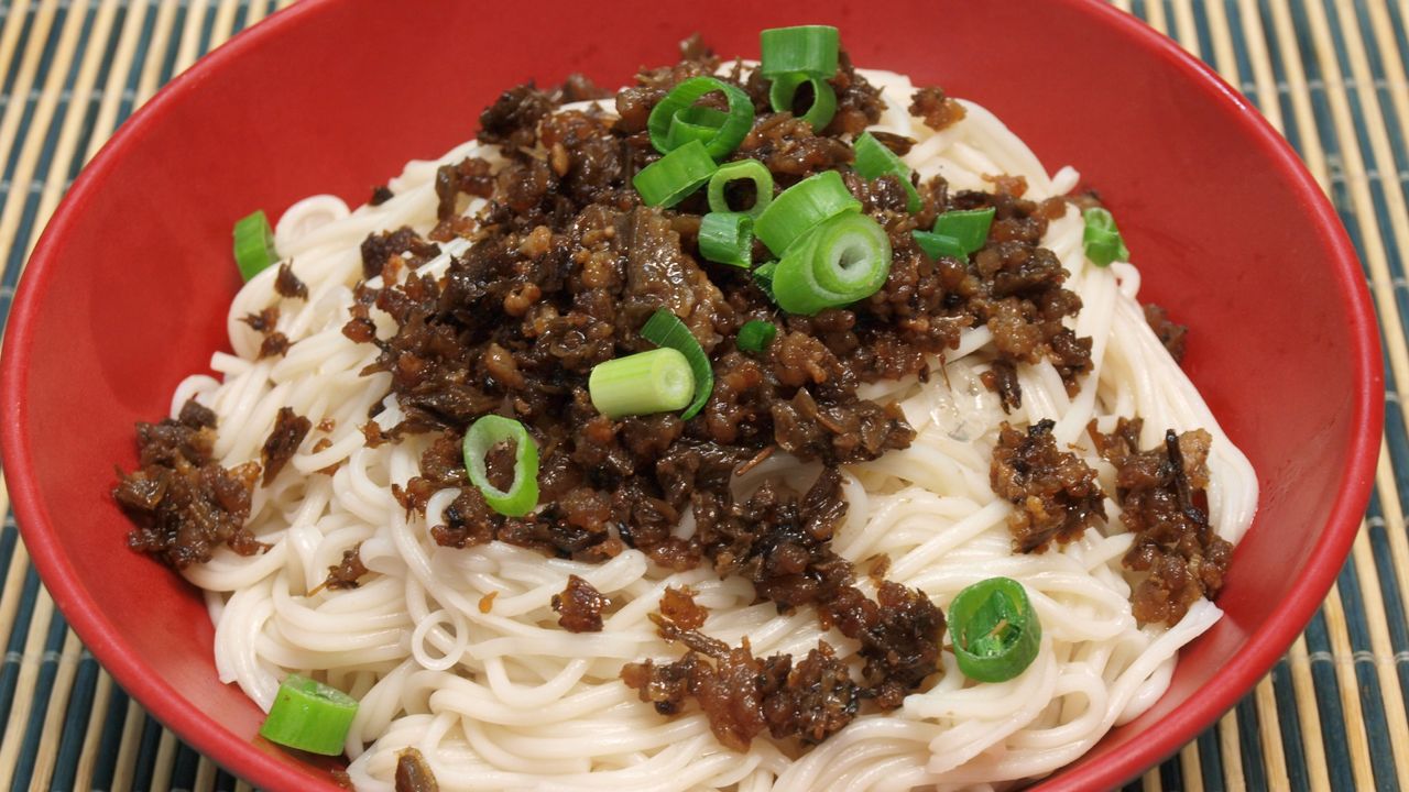 Szechwan Spicy Noodle with Pork Mince & Sesame Sauce