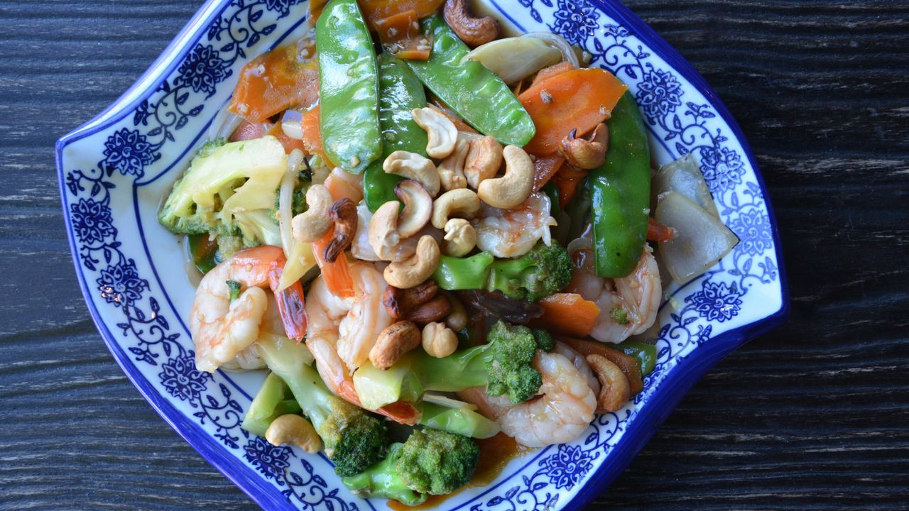 Stir Fried Prawn with Snow Peas & Cashew