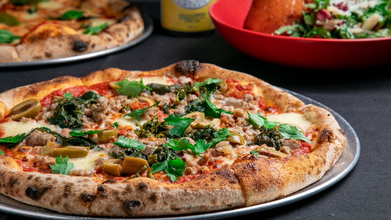 12" Salsiccia Pizza