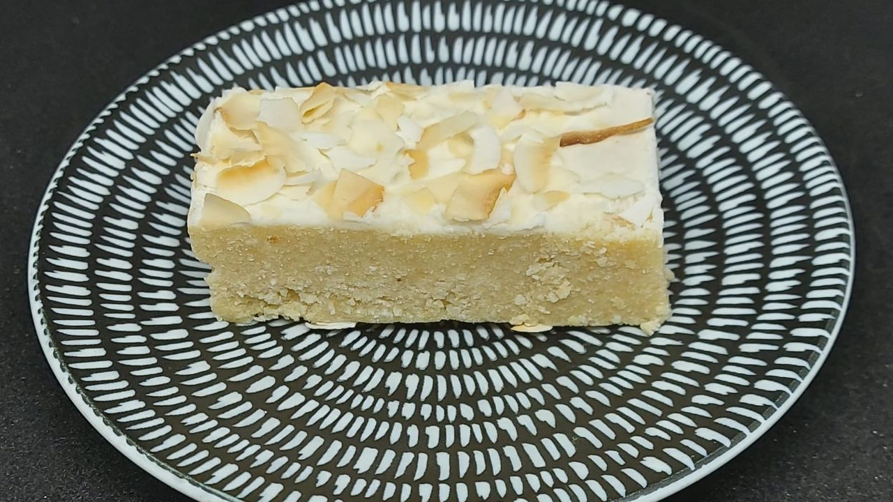 Lemon & Cocount Slice