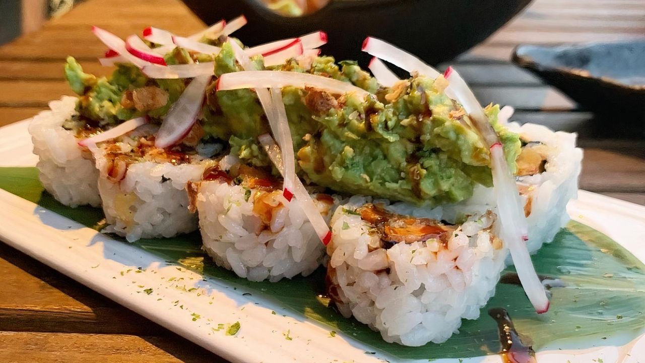 Tempura Veggie Roll ( 8 Pcs)