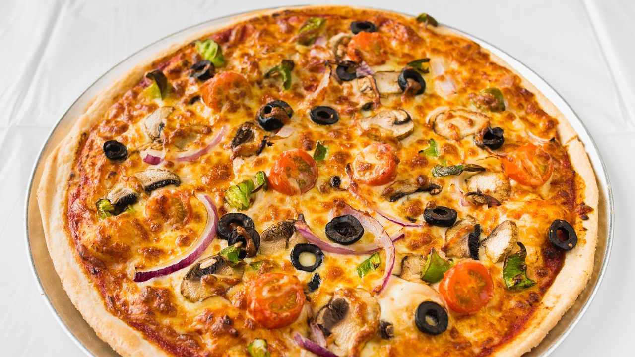 Veggie Delight Pizza (V)