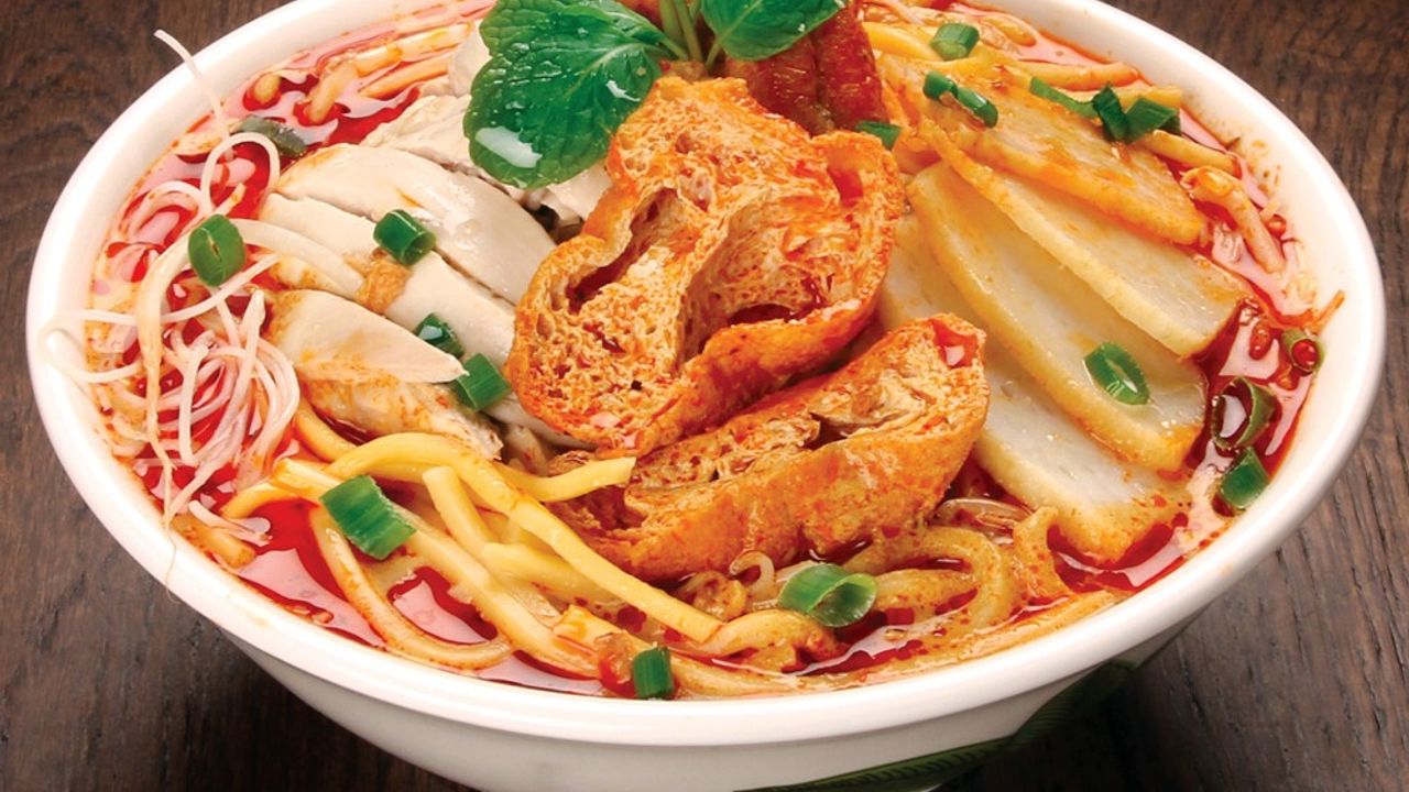 N11. Curry Laksa