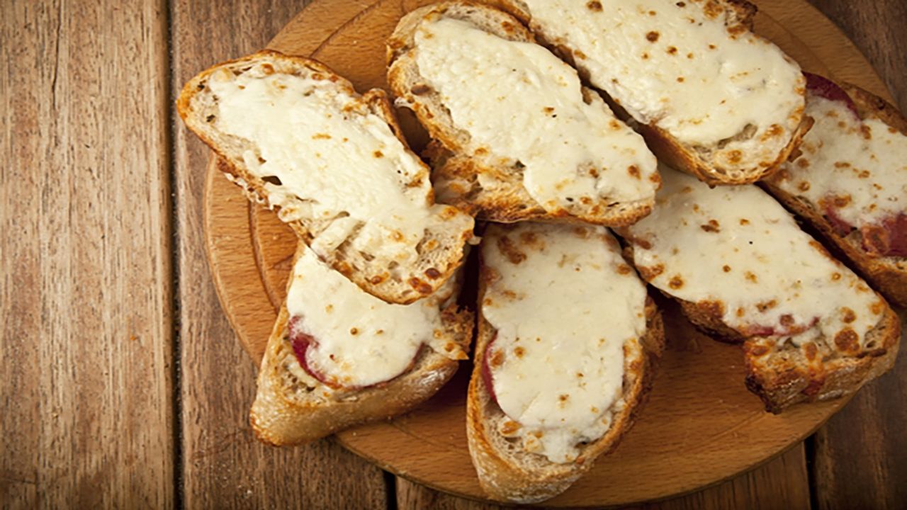 Garlic & Cheese Bread
