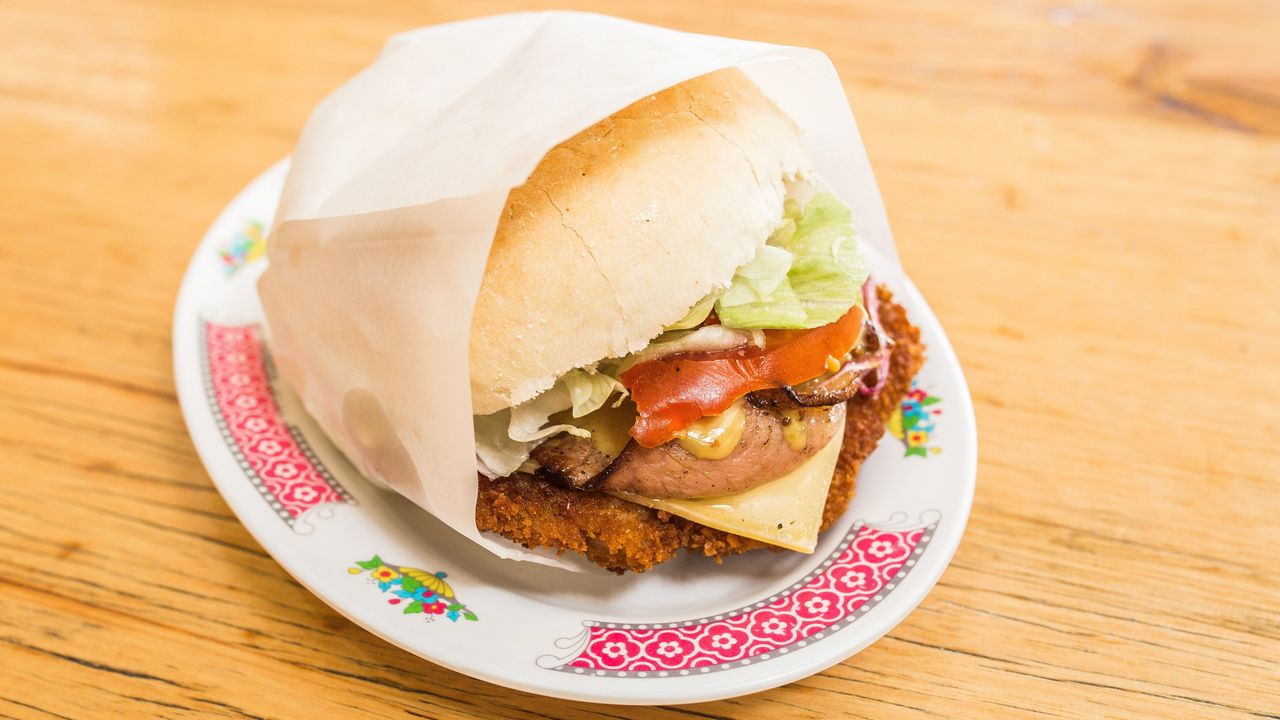 Chicken Deluxe Burger with Drink