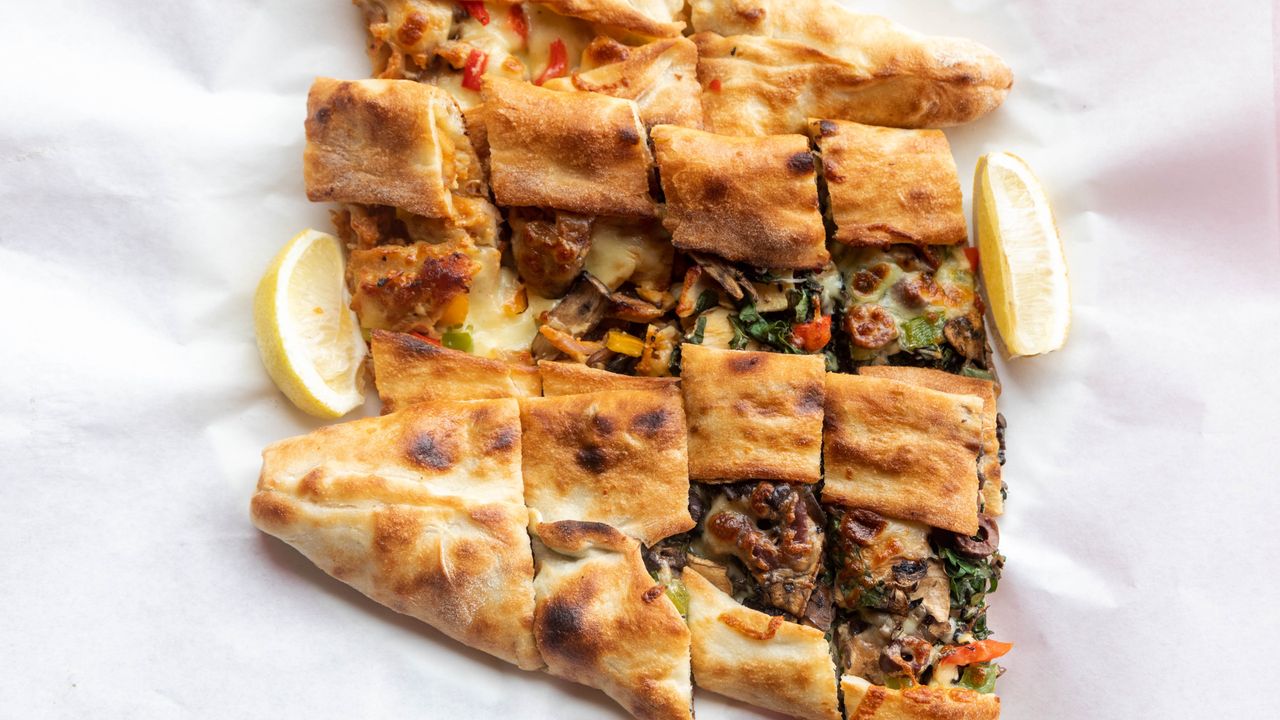 Chicken Pide