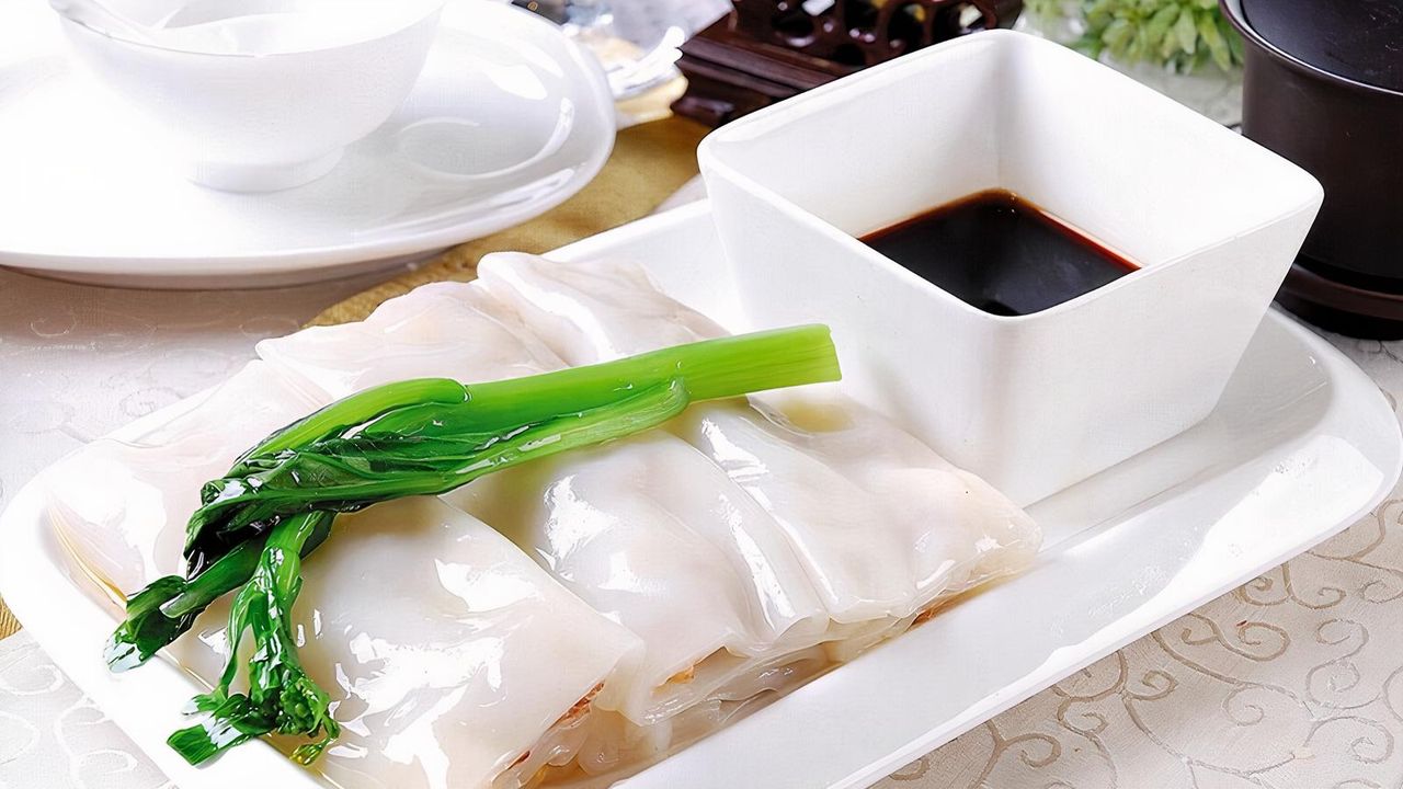 38 Rice flour roll with vegetables