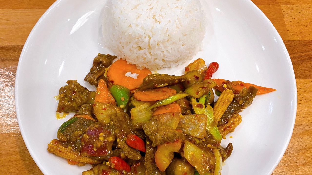 61. Beef Chilli & Lemongrass