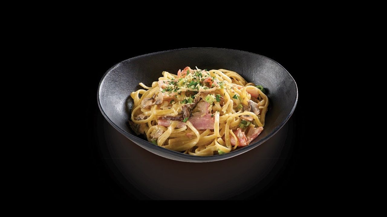 Bacon and Mushroom Carbonara Pasta