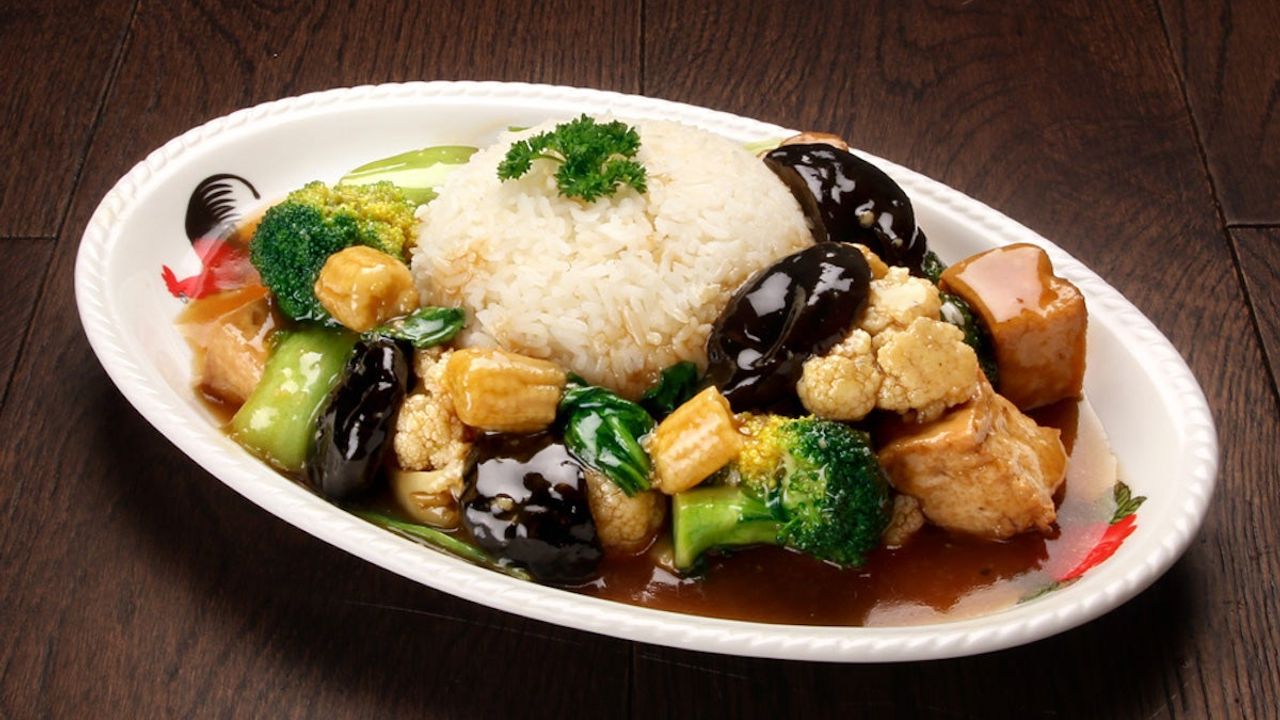 R15 Beancurd, Mushroom and Vegetables on Rice