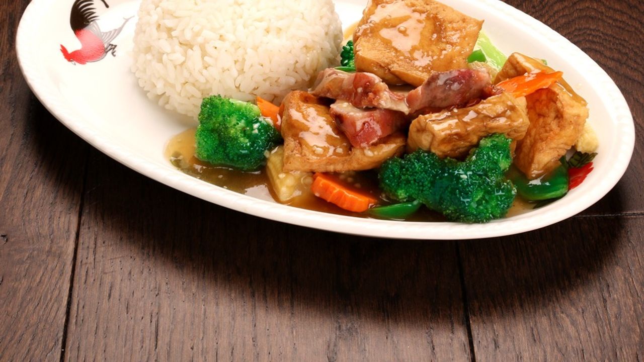 R21. Fried Bean Curd in Oyster Sauce with Rice