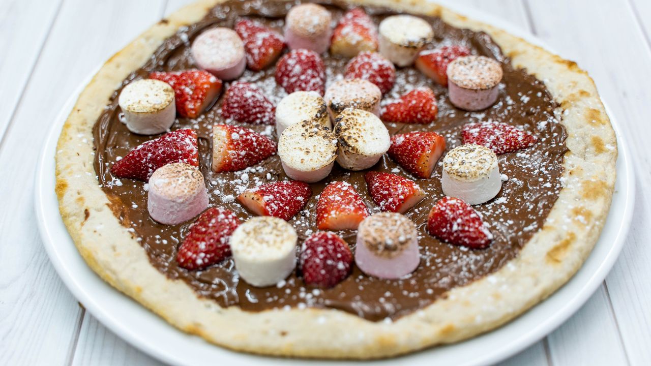 Strawberry and Toasted Marshmallow Pizza
