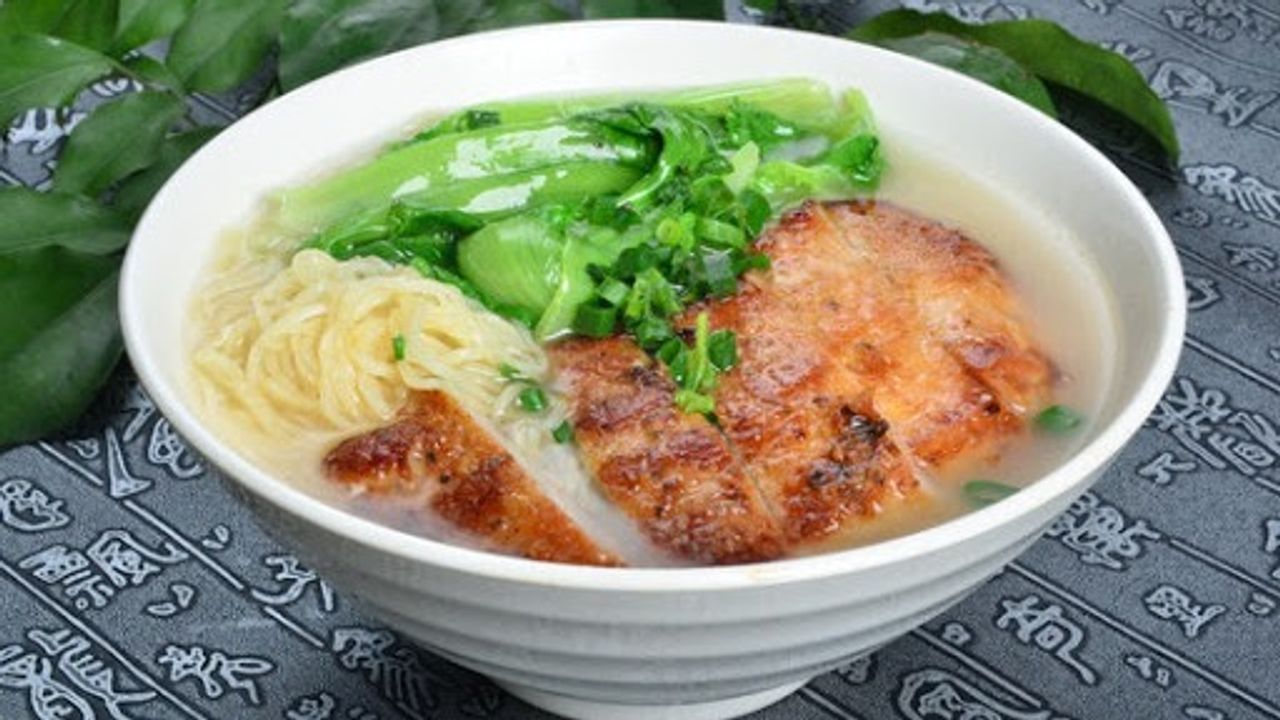 Signature Fried Pork Chop la Mian Noodle Soup