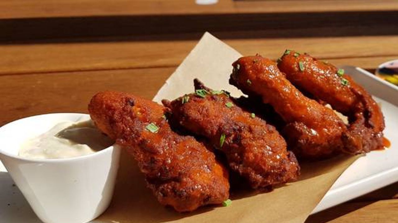 Crispy Buttermilk Chicken Wings