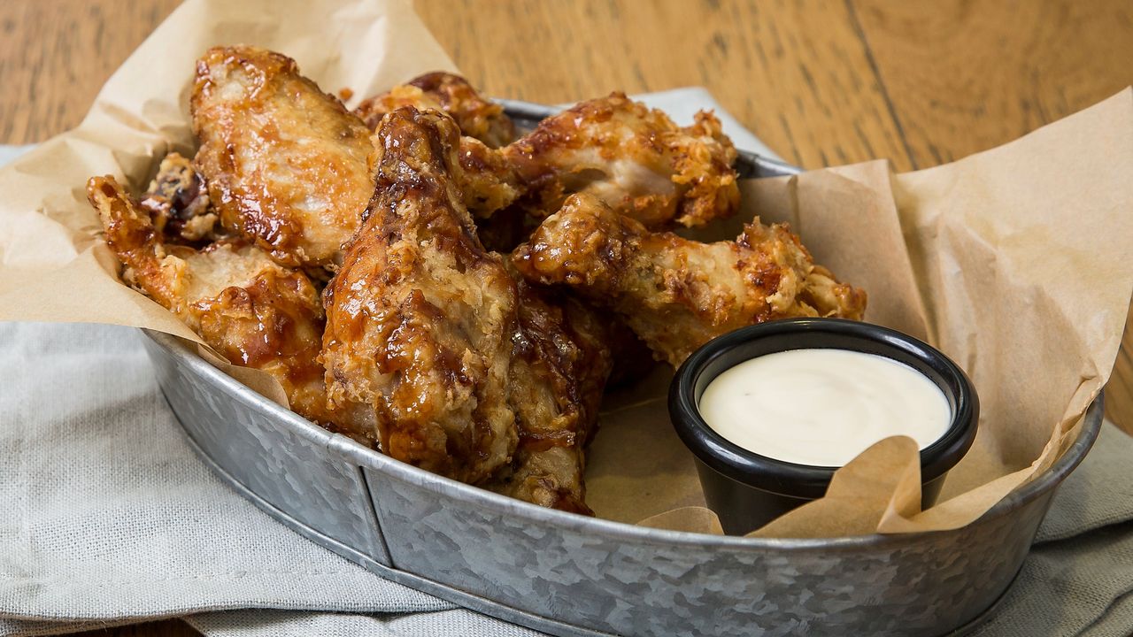 Jumbo Chicken Wings (Minimal Gluten)