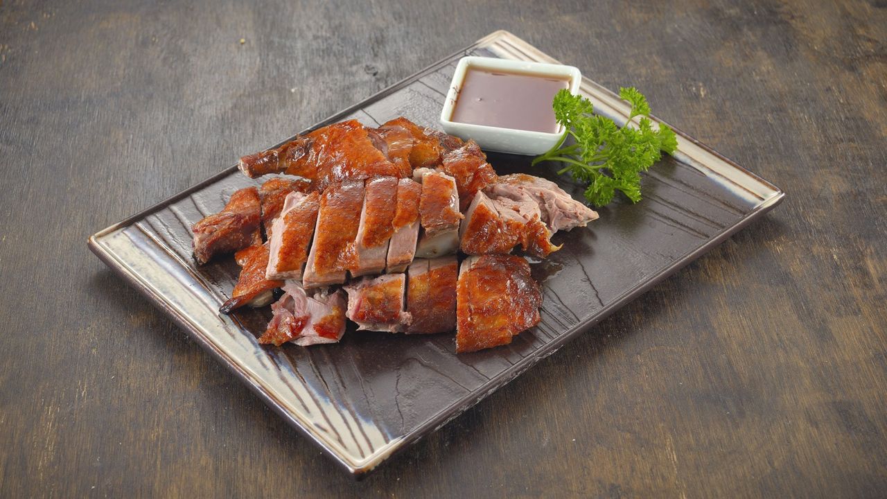 407 BBQ Duck with Plum Sauce (Half)