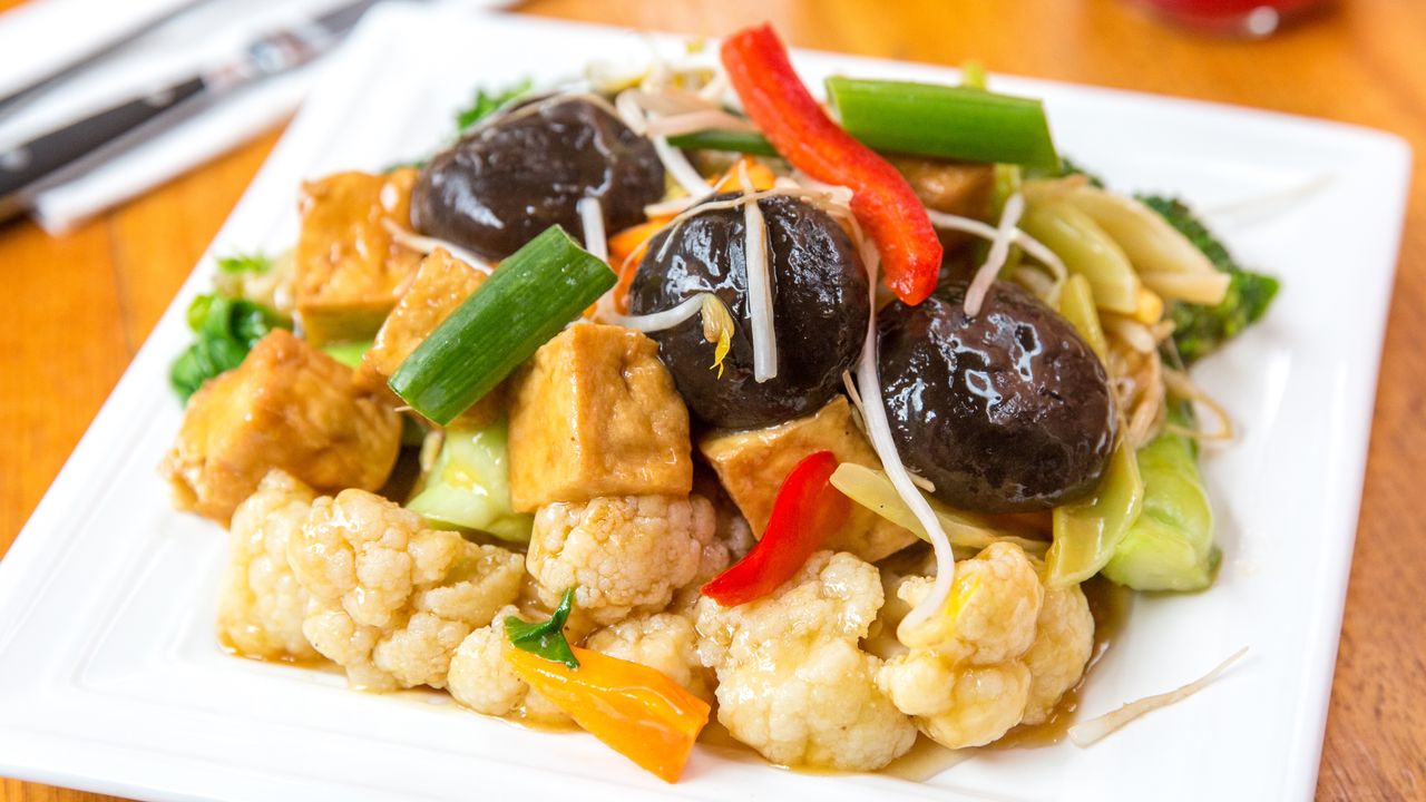Tofu, Chinese Mushroom & Vegetables in Oyster Sauce