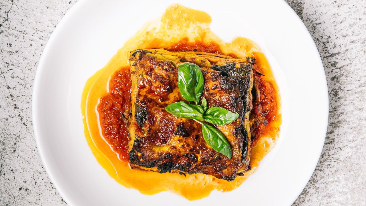 Peppe's Lasagna Spinach & Pomodoro
