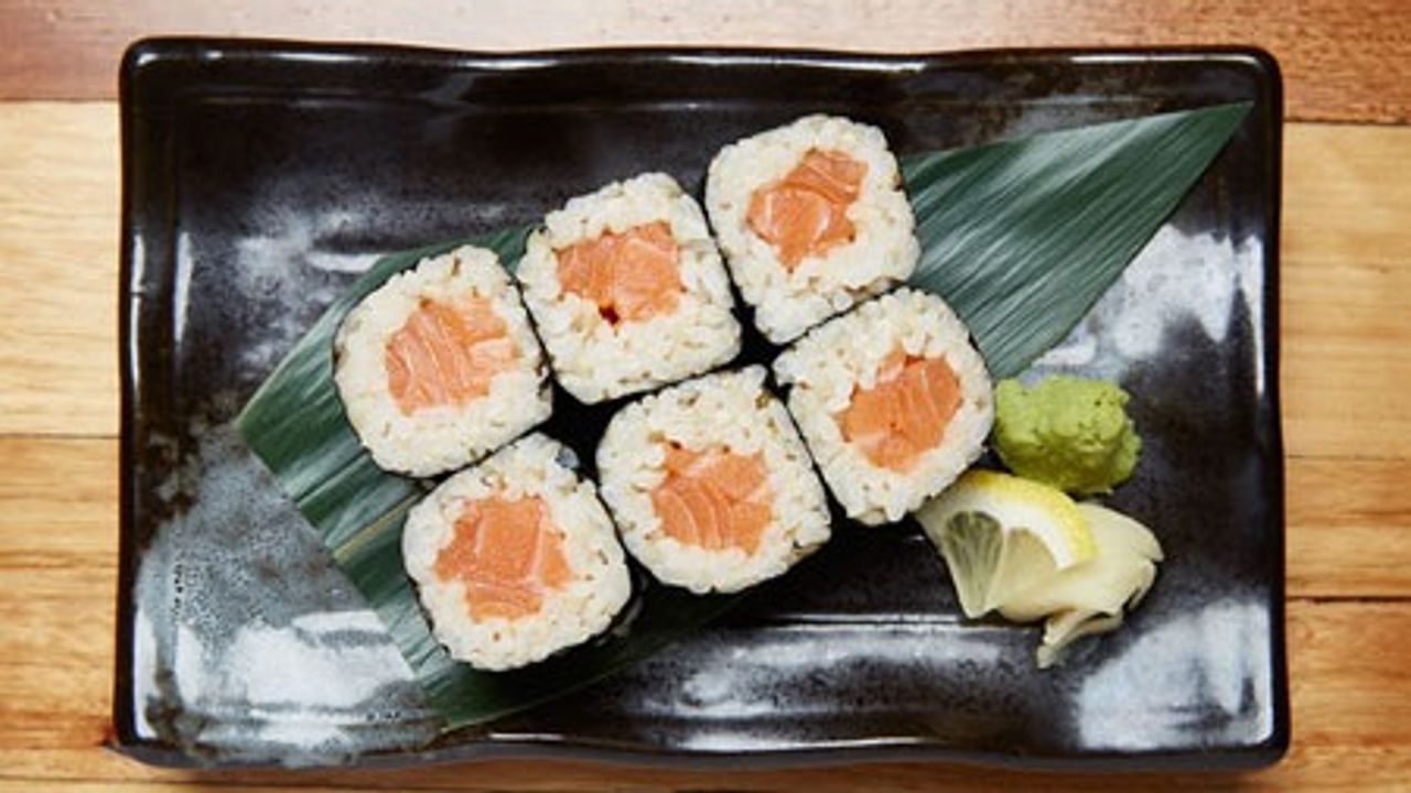 Sake Hosomaki (6pcs)