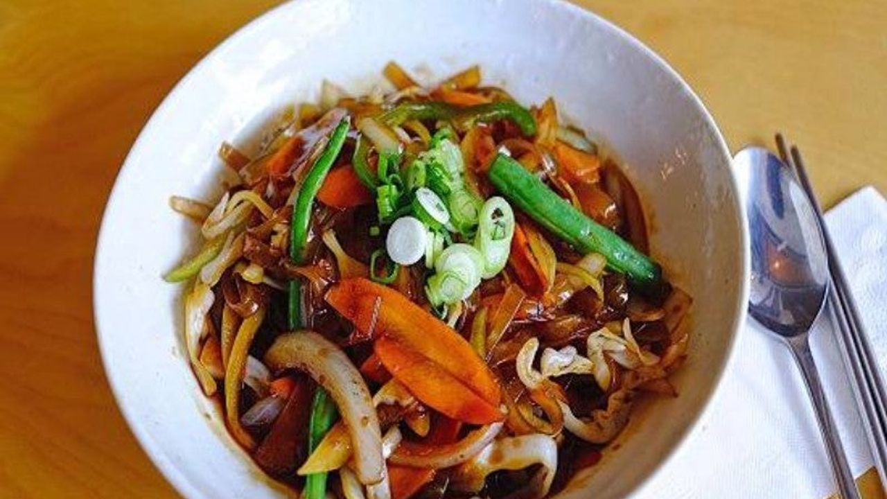 Stir-Fried Sweet Potato Noodle with Beef