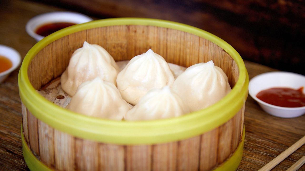 Shao Long Bao Pork Soup Dumplings (5 Pcs)