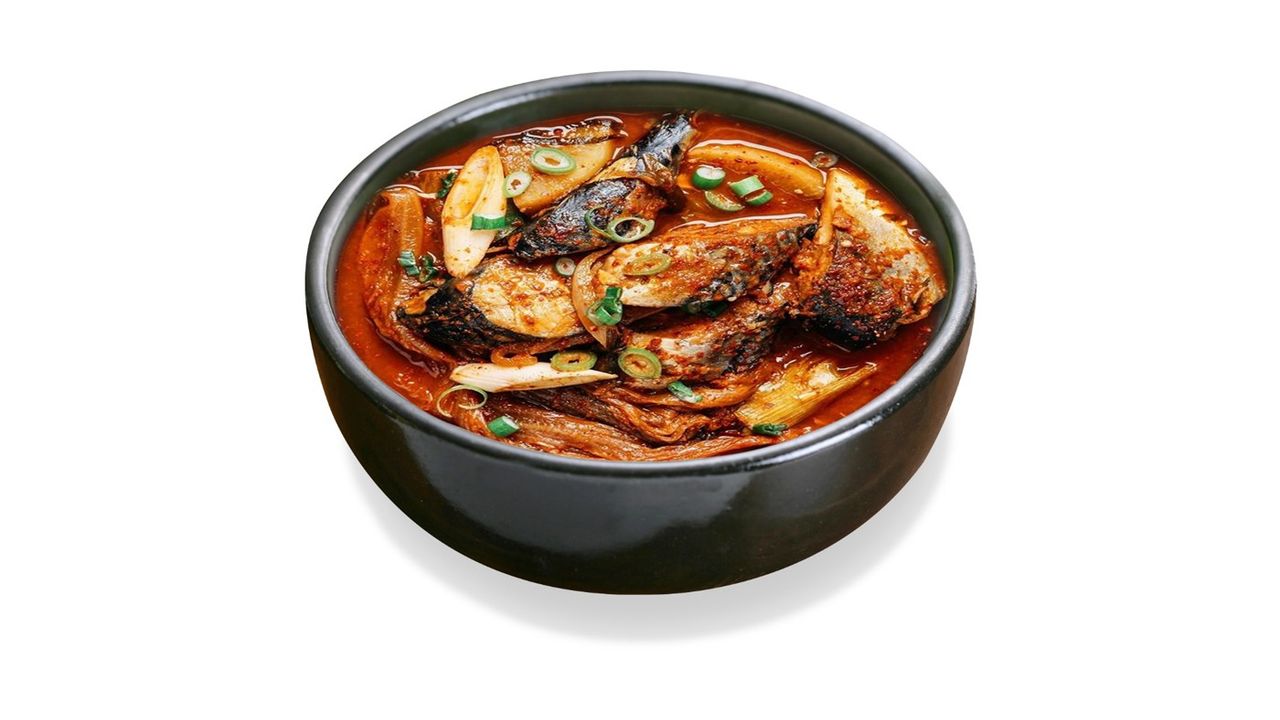 Aged Kimchi Mackerel-Jjim / 묵은지 고등어