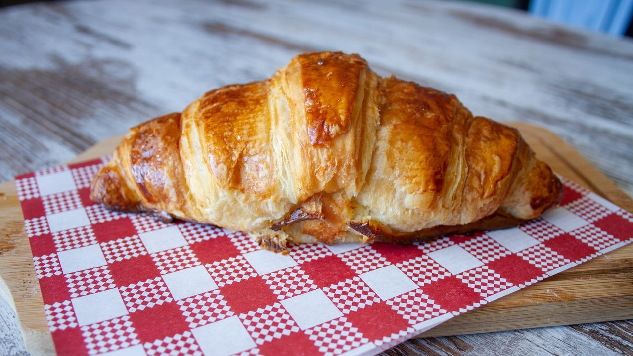 Croissant Plain