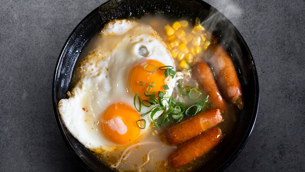 M14 Tamago Sausage Ramen and Udon 香肠鸡蛋面