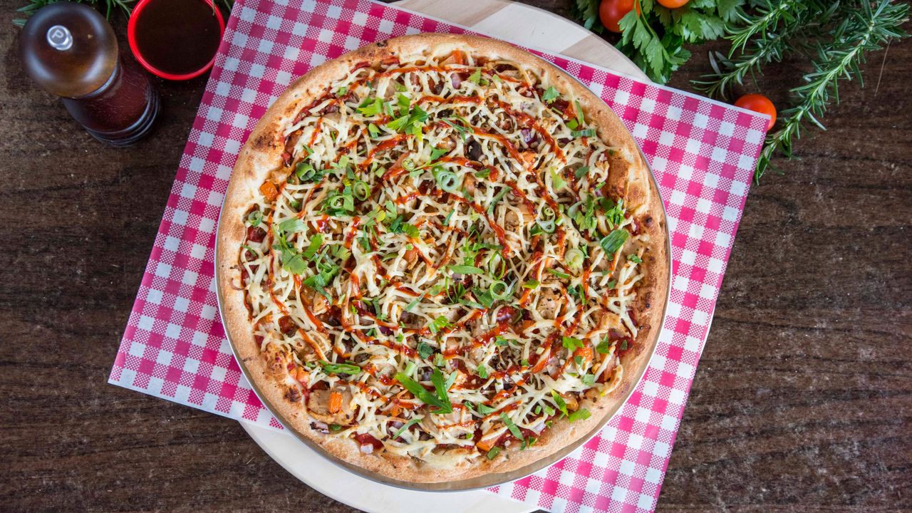 Vegan Chicken Lovers Pizza
