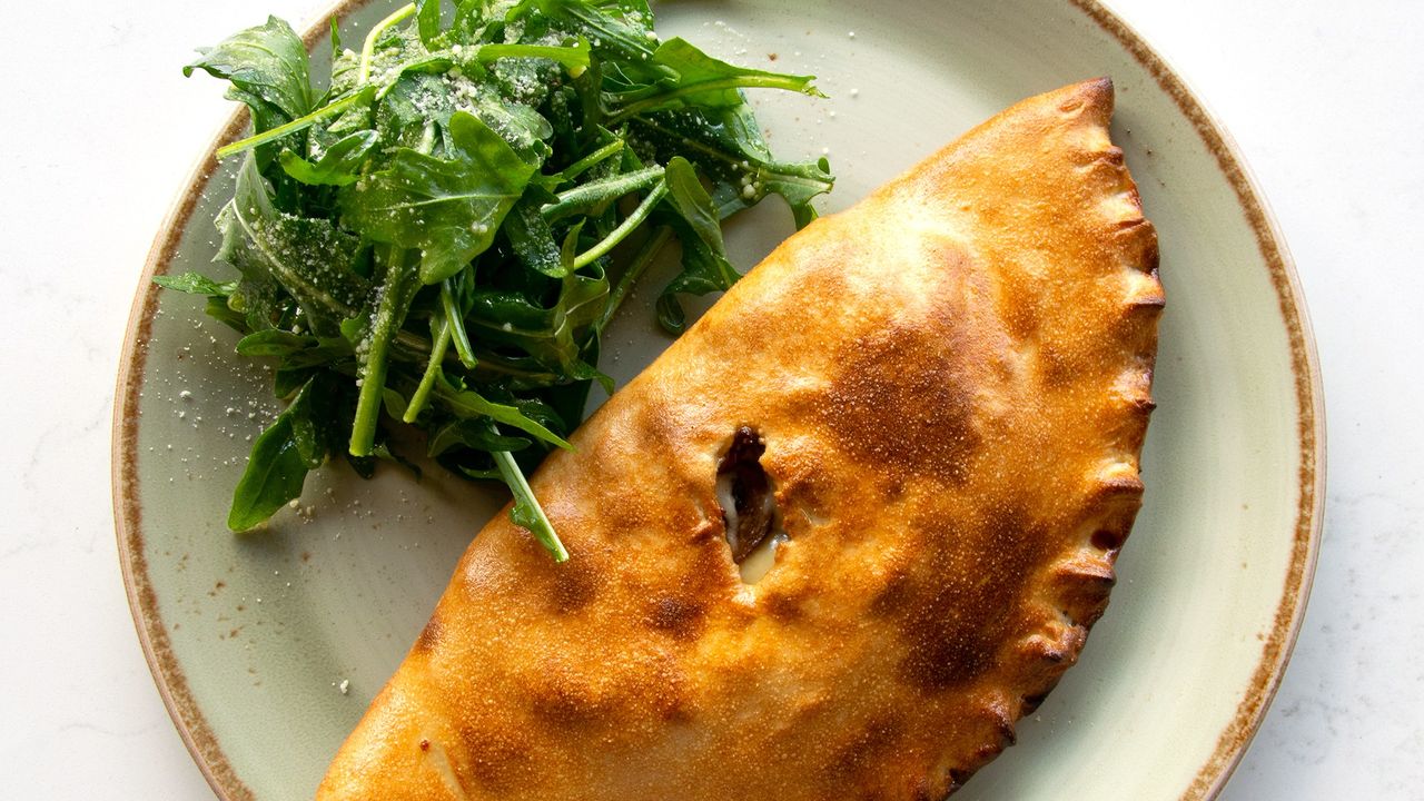 Calzone 3 - 4 Cheese