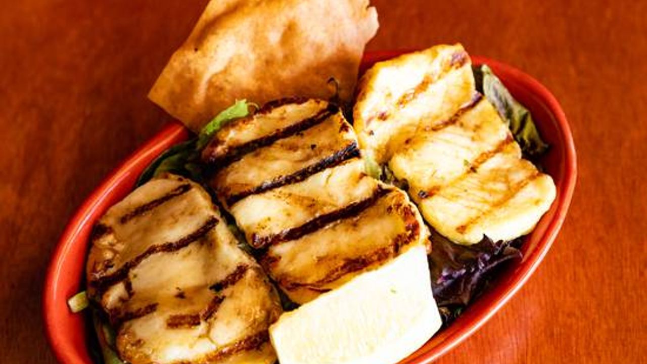Grilled Halloumi Salad (V)