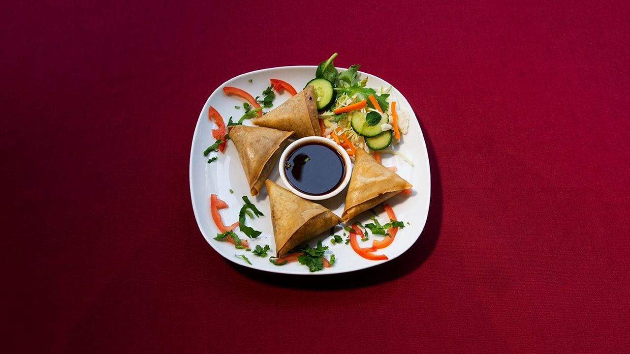 Vegetable Samosa (Medium)