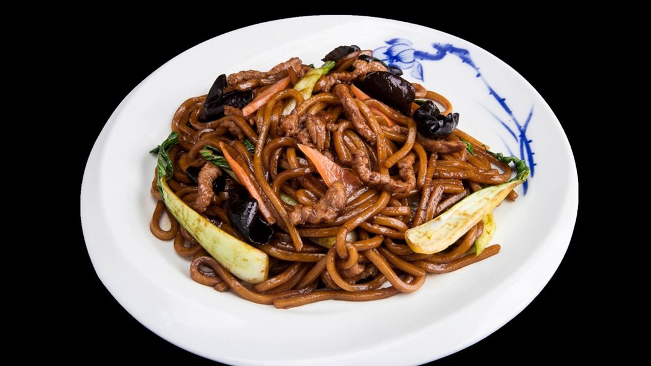 J12. Shanghainese Style Fried Noodle