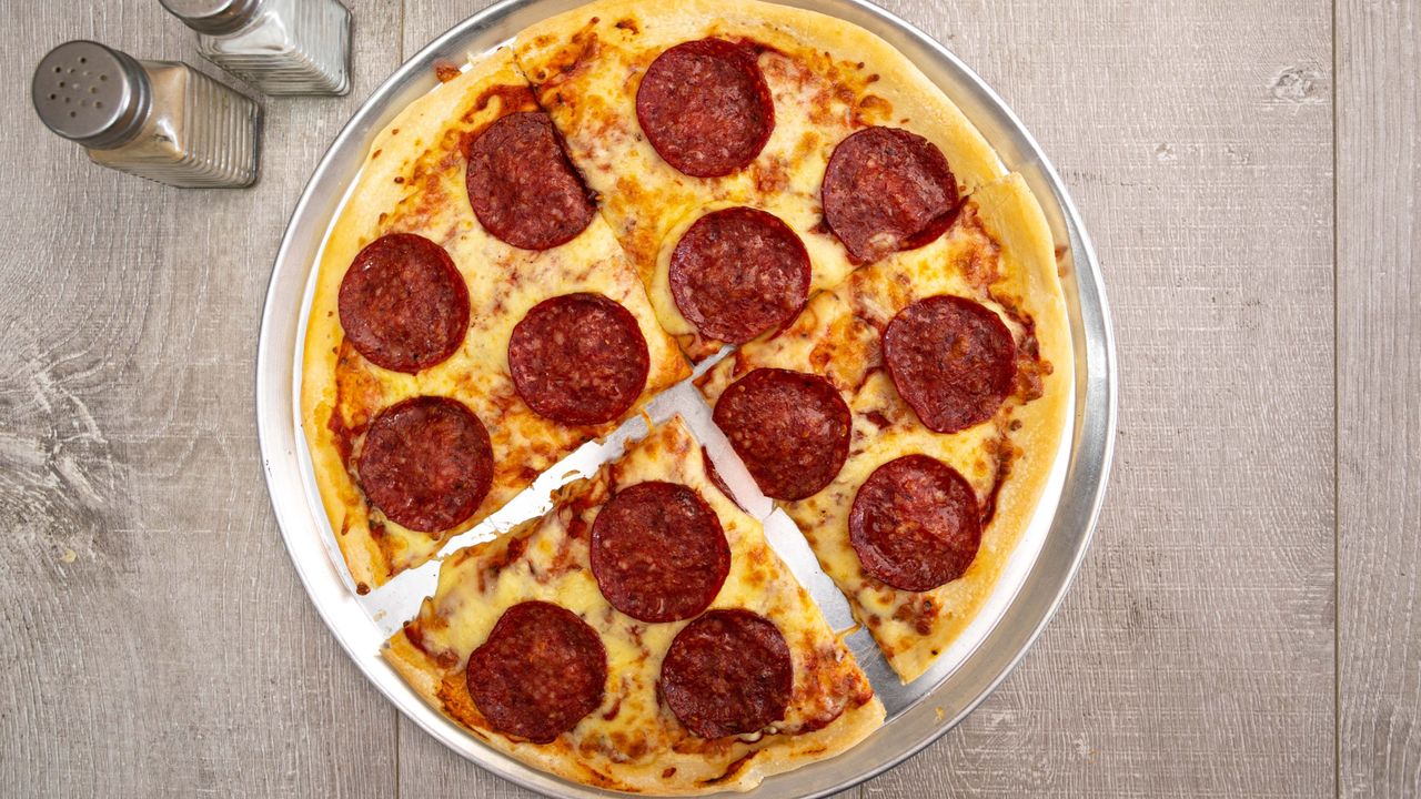 20. Pepperoni Pizza (Family 15")