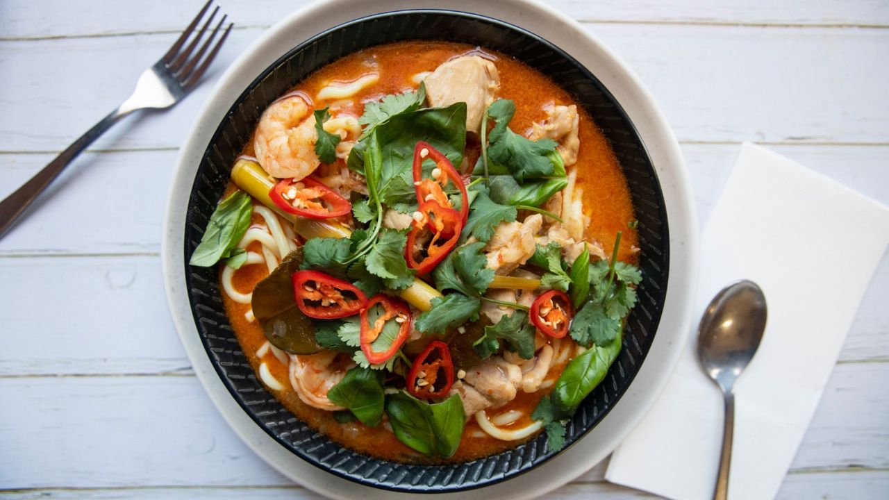 Thai Chicken & Prawn Laska
