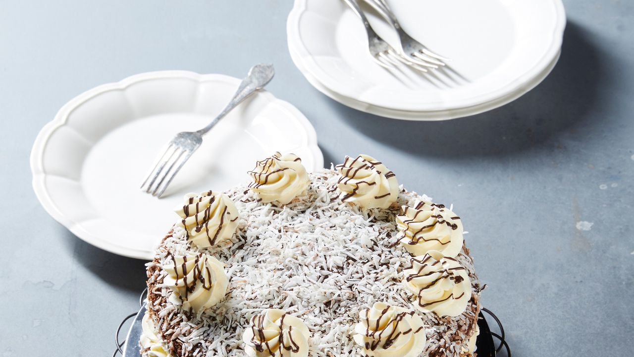 Classic Lamington Sponge