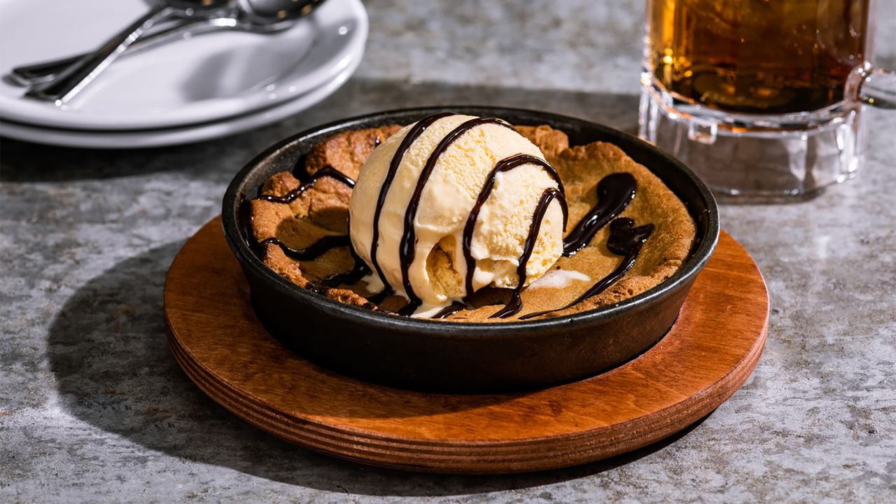 Skillet Chocolate Chip Cookie
