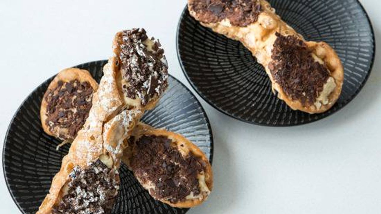Salted Caramel Cannoli