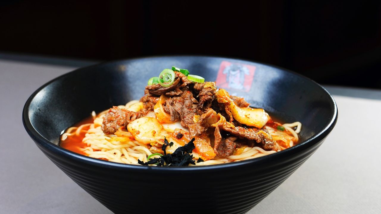 R07. Kimchi Beef Ramen