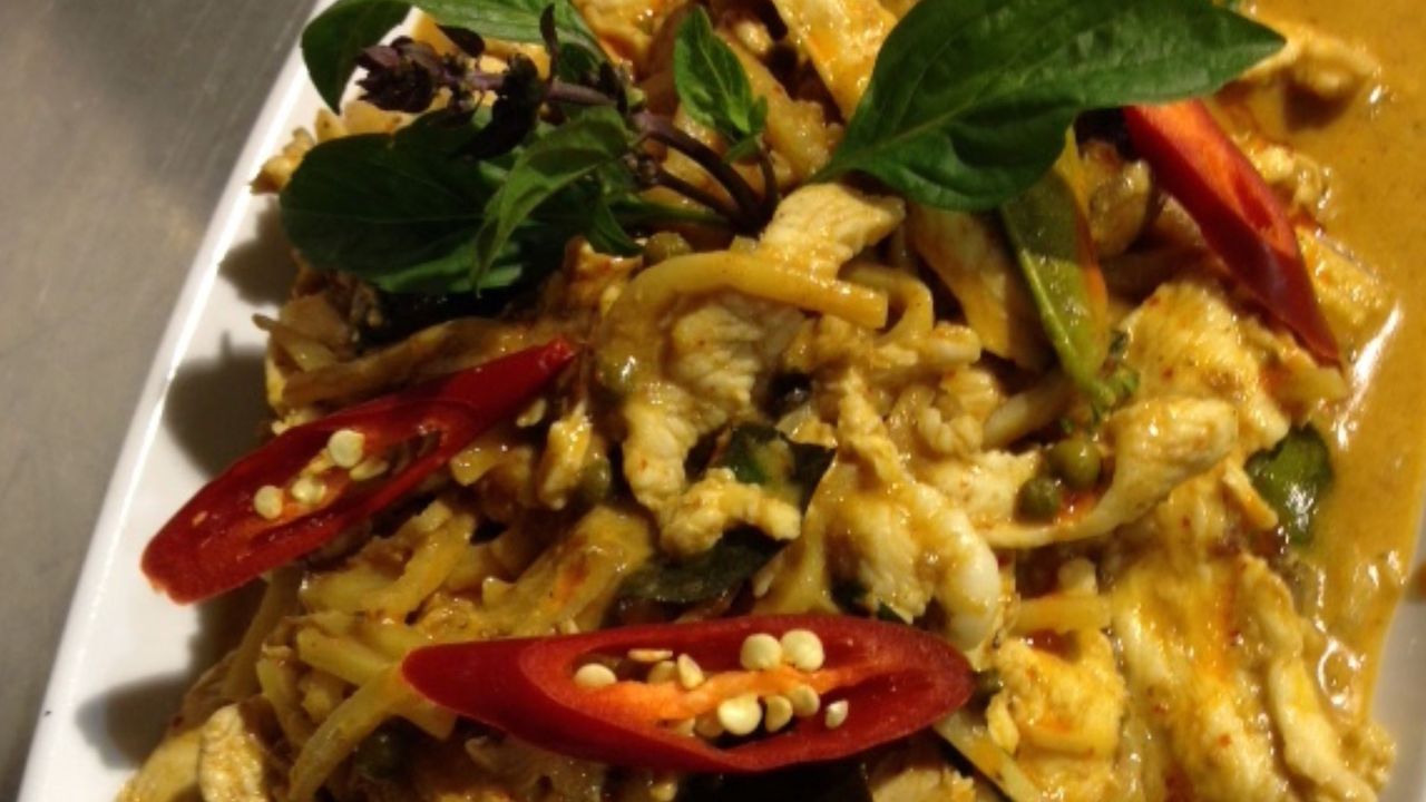 Pad Ped Stir Fry