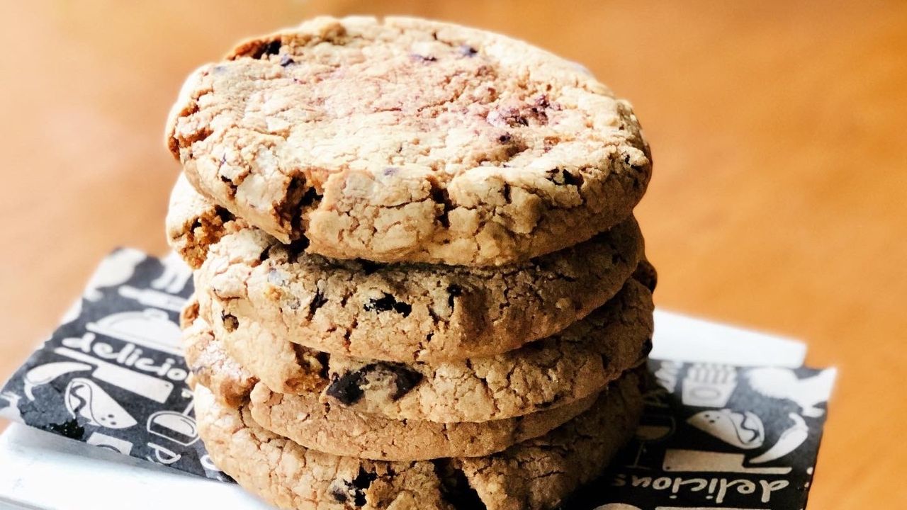 Double Choc Chip Cookie