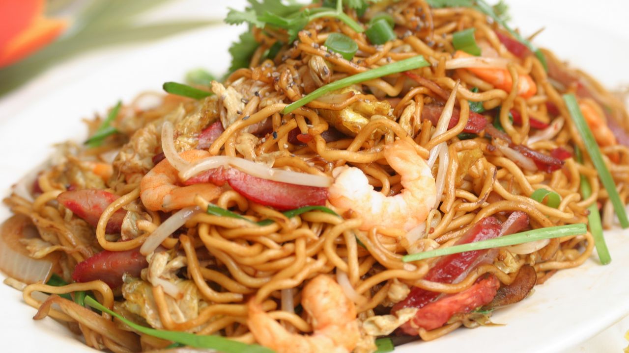 HOA Tran (Mauritian) Fried Egg Noodles