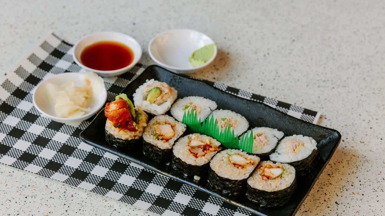 Maki Sushi (10 Pieces)