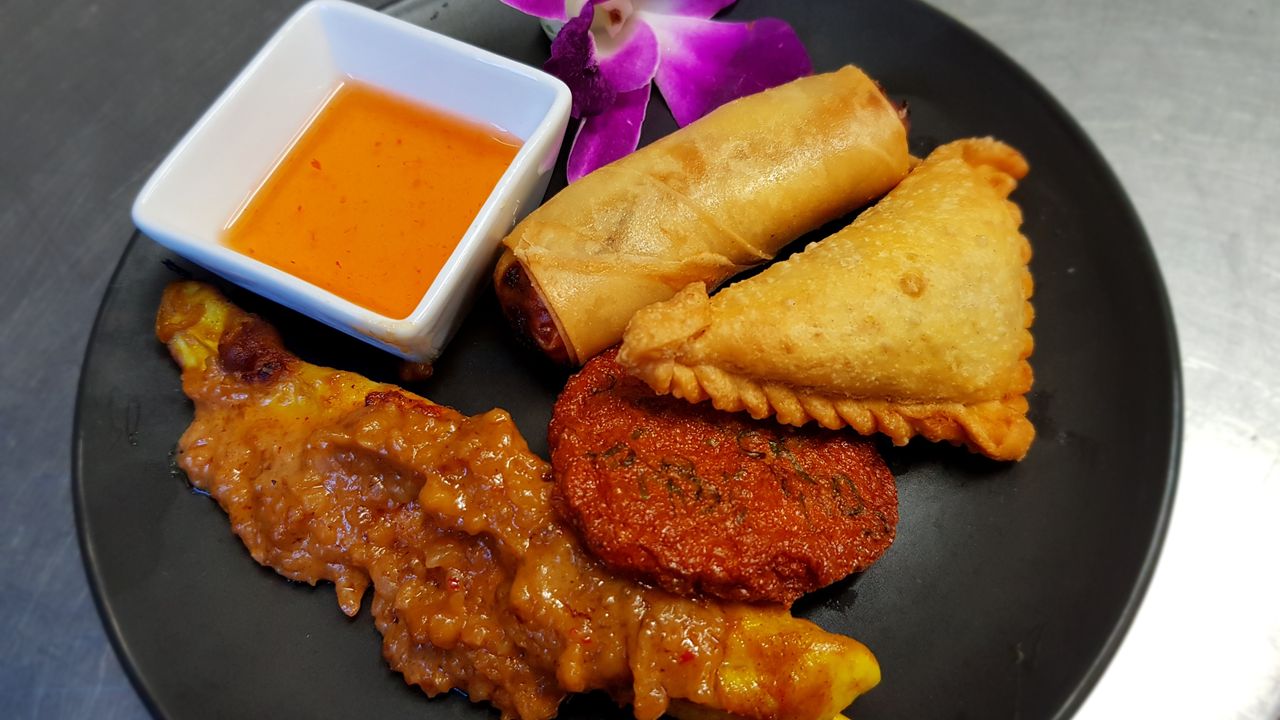 7. Siam Mix Entrée