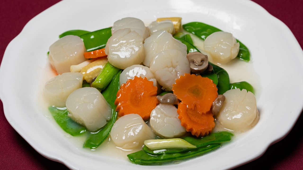 Stir Fried Scallops with Snow Peas
