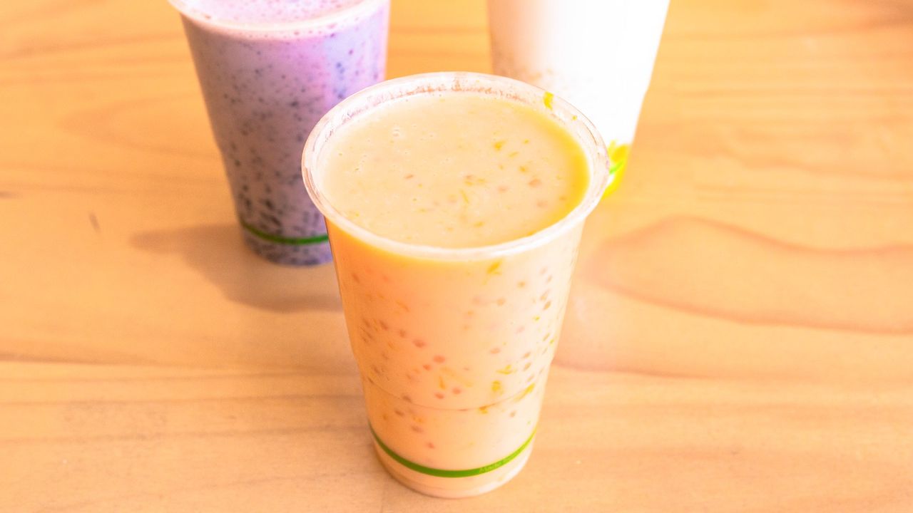 Pomelo and Sago in Mango Sweet Soup