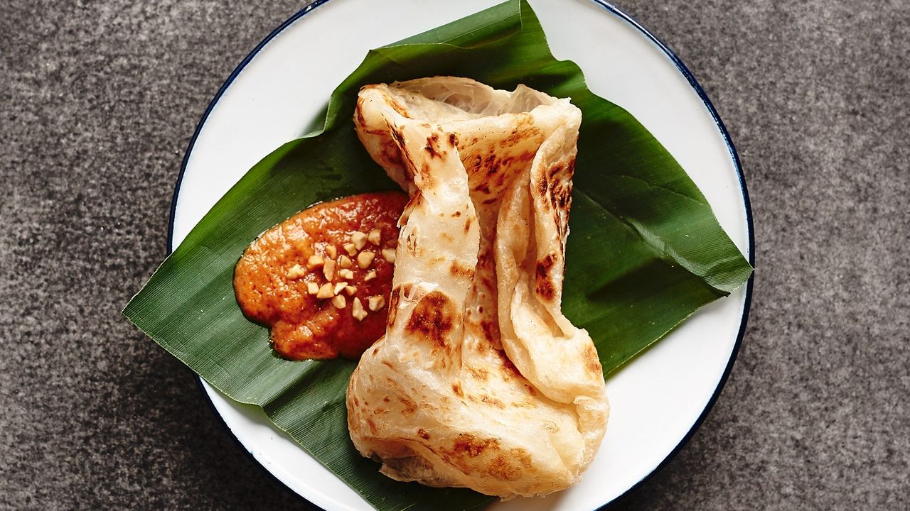 Roti bread & satay sauce (vegan)