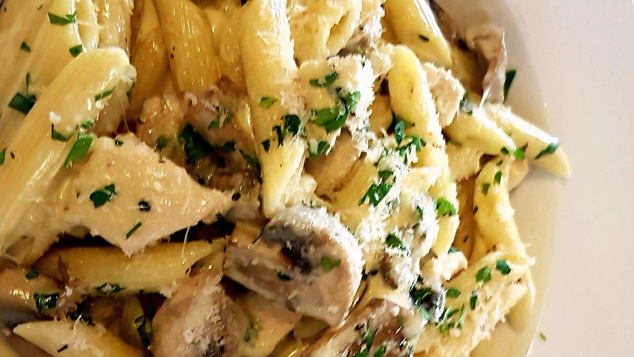 Pollo Funghi Penne