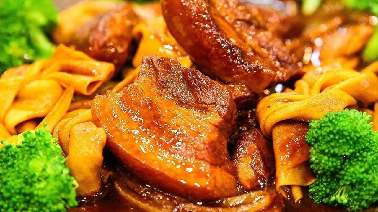 Stir-fried Pork Belly with green vegetable