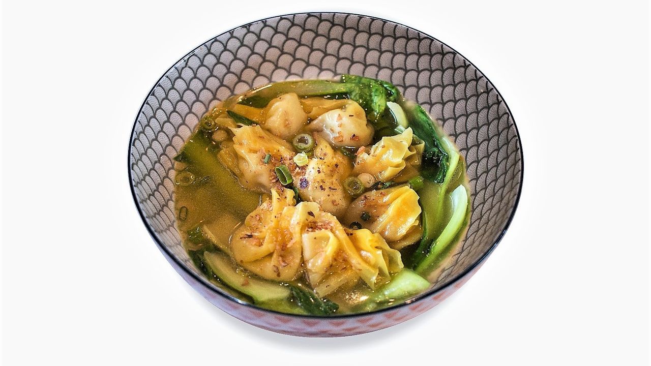 D5, Pork & Prawns Wonton Soup (12Pcs) / 云吞汤
